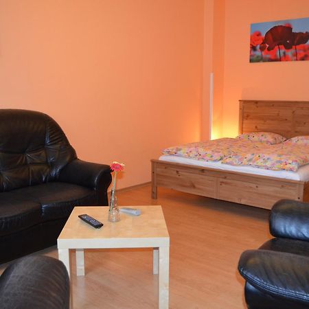 Apartments Letna Praha Bagian luar foto